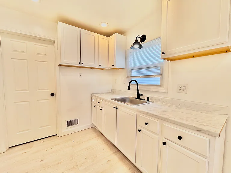 17381 Charest Ave — Photo 8