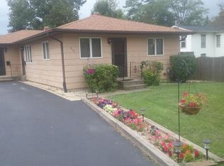 215 E Division St #215 F, Lockport, IL 60441