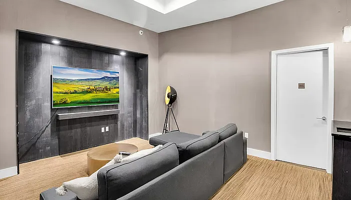 Rented by Farside Realty LLC | media 6