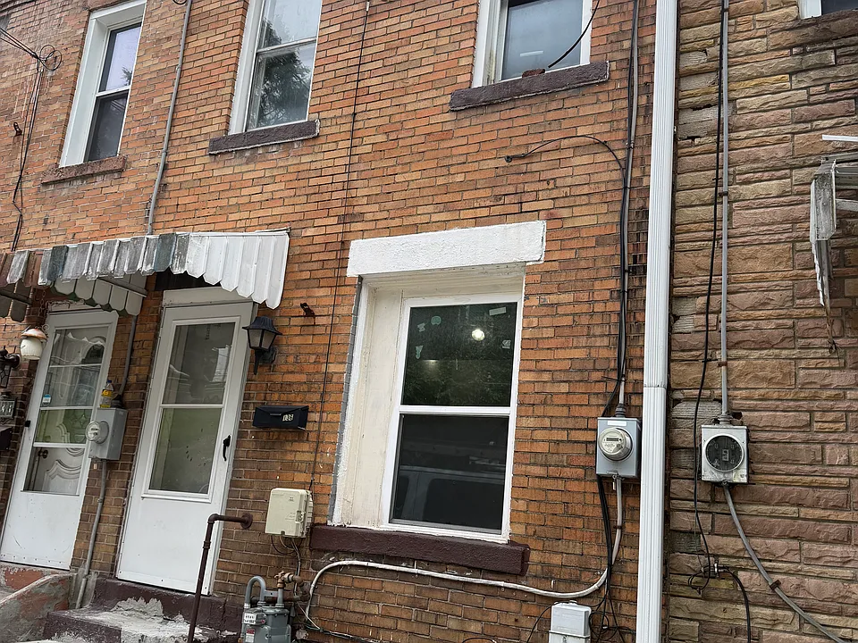136 Watson Blvd