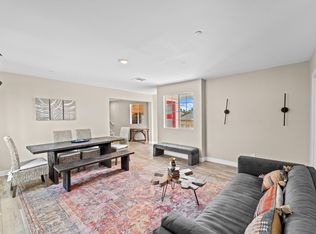 616 Hobart, Los Angeles, CA 90004