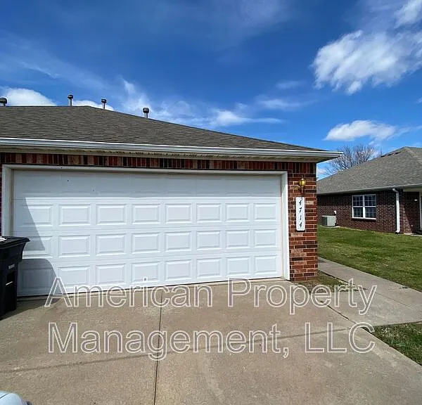 4714 NE Wisconsin St — Photo 2