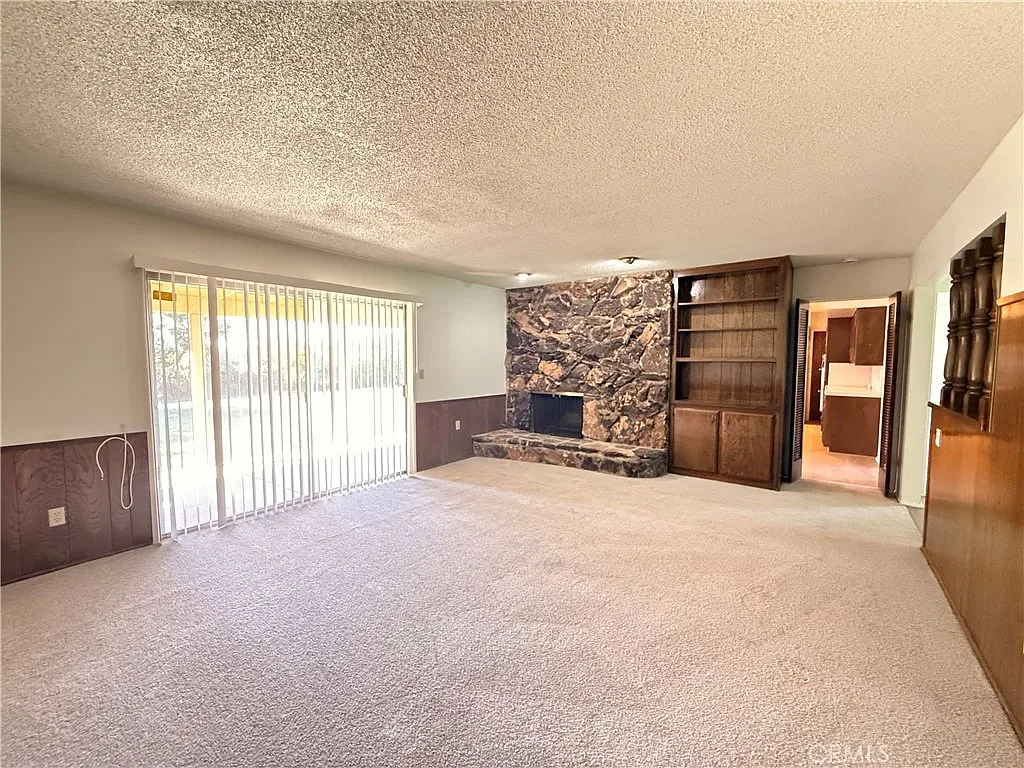 3 bed, 2.5 bath, 1999 sqft, $3,100 — Photo 4