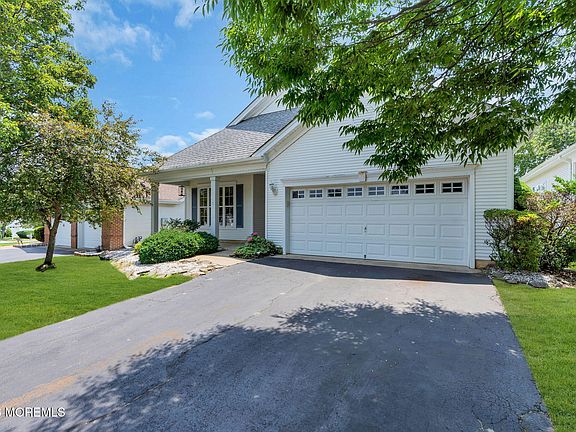 3rd image of 6 Greensprings Drive