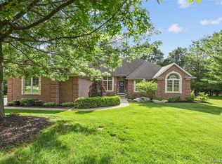 225 Redwood Ln, Leonard, MI