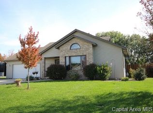 14548 Frontier Dr, Athens, IL 62613