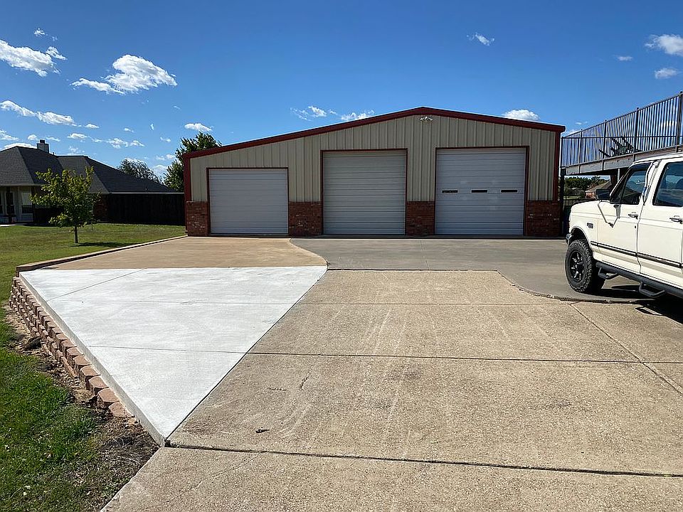 2nd image of 190 Meadow Ridge Circle