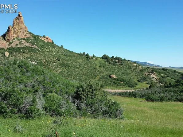 5819 Country Club Dr, Larkspur, CO 80118