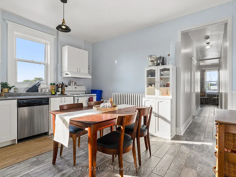 34 King St W #1 — Photo 9