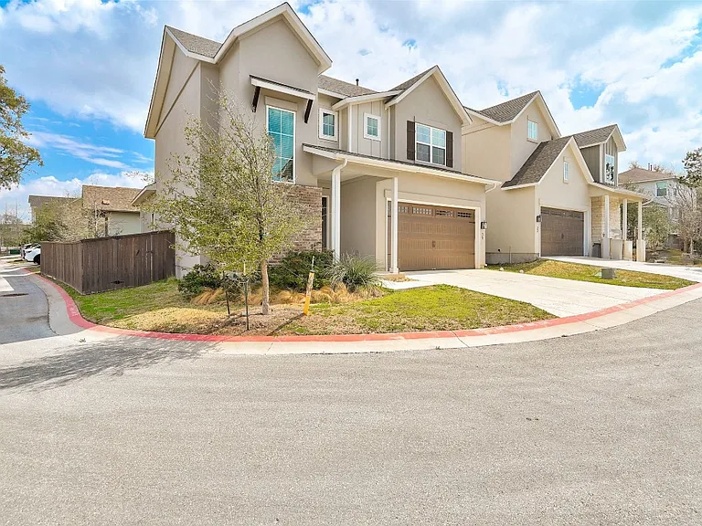 601 C Bar Ranch Trl #31 — Photo 1