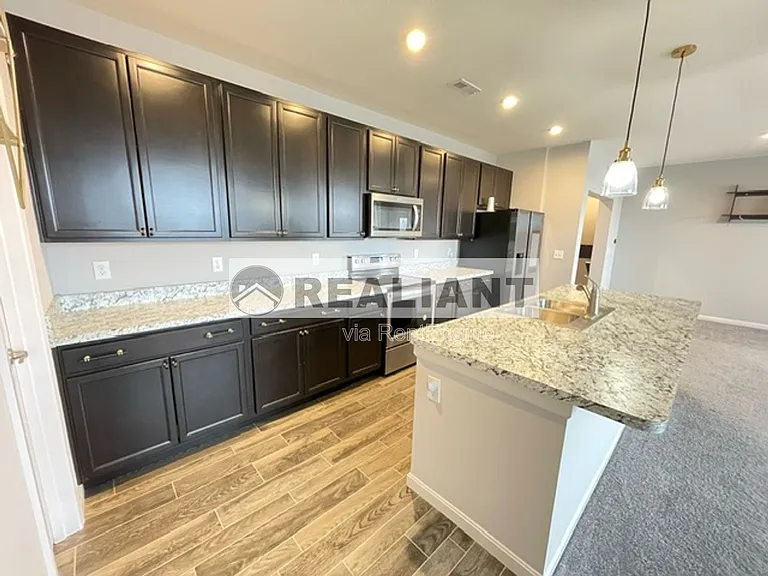 1373 Rubyhill Ln — Photo 18