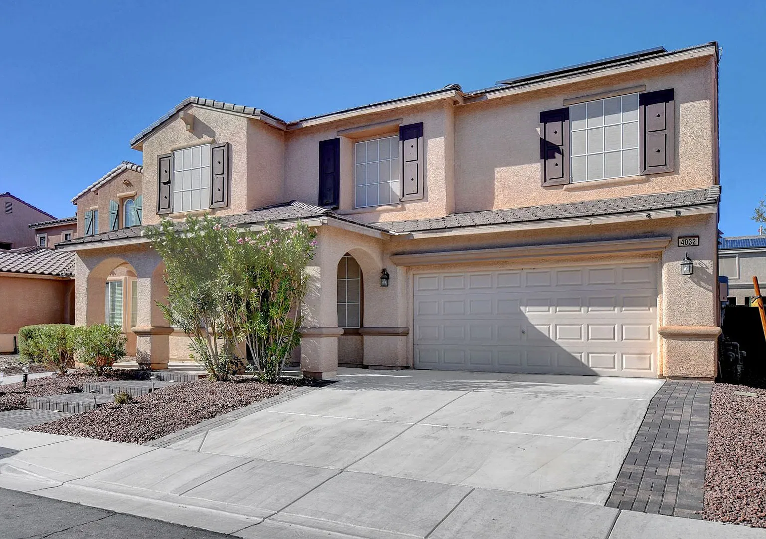 Beautiful Northwest Pool Home! — Photo 1