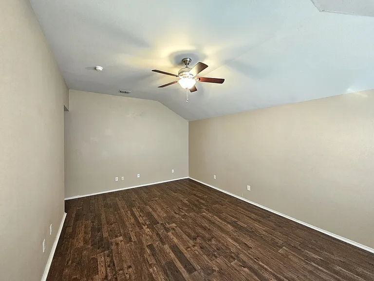 3235 Guadaloupe — Photo 17