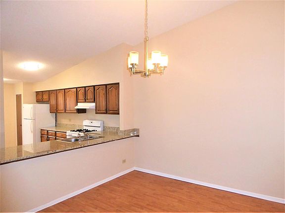 3rd image of 258 Whitewood Dr
