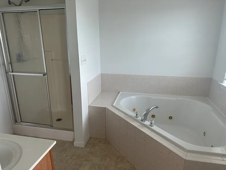 446 Hillside Dr — Photo 10