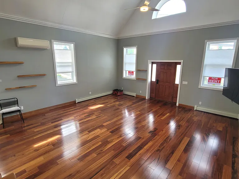 25 James St #2 — Photo 4