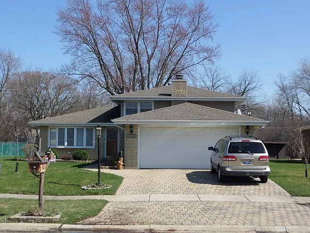 10425 S Terry Dr photo 1
