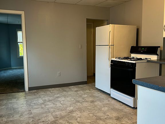 2nd image of 60 Clark St #60