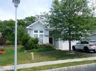 32 Silver Lake Dr, Barnegat, NJ 08005