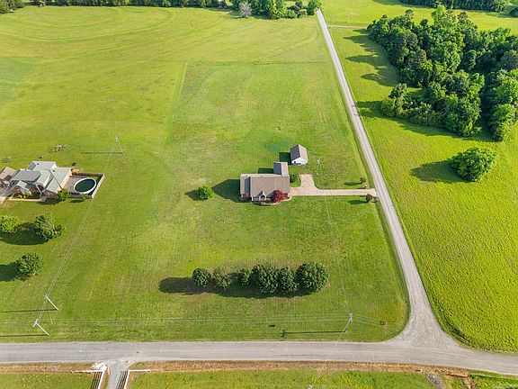 4th image of 608 Webb Hill Rd