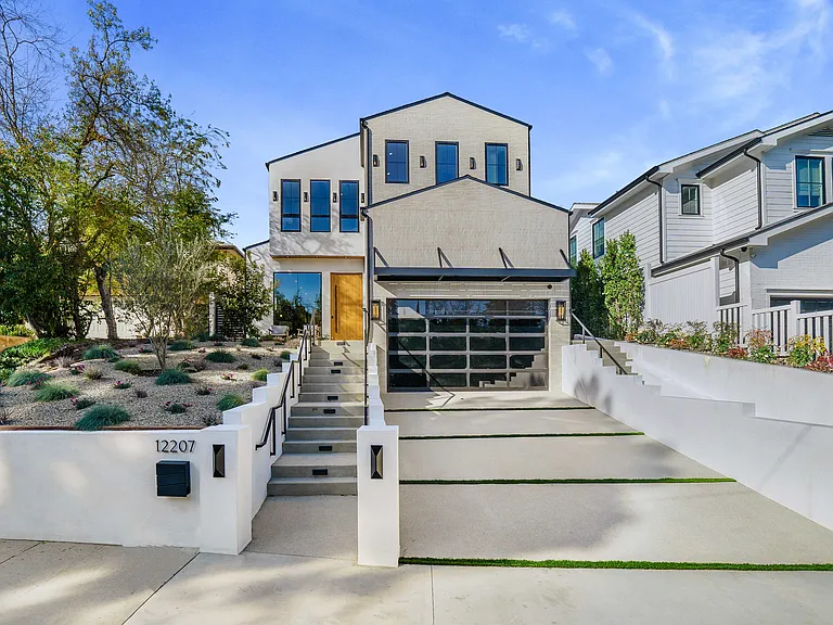 12207 Valleyheart Dr — Photo 2