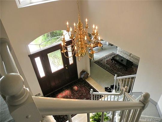 3rd image of 4489 Hawthorn Ct
