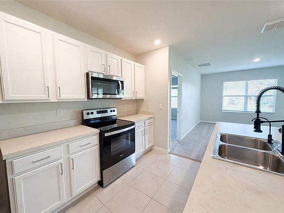 2nd image of 1818 Irby Ct