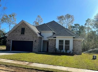 6915 Rolling Green Dr, Pass Christian, MS 39571