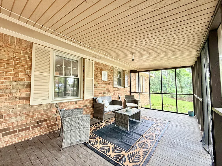 346 W McGinnis Cir — Photo 35