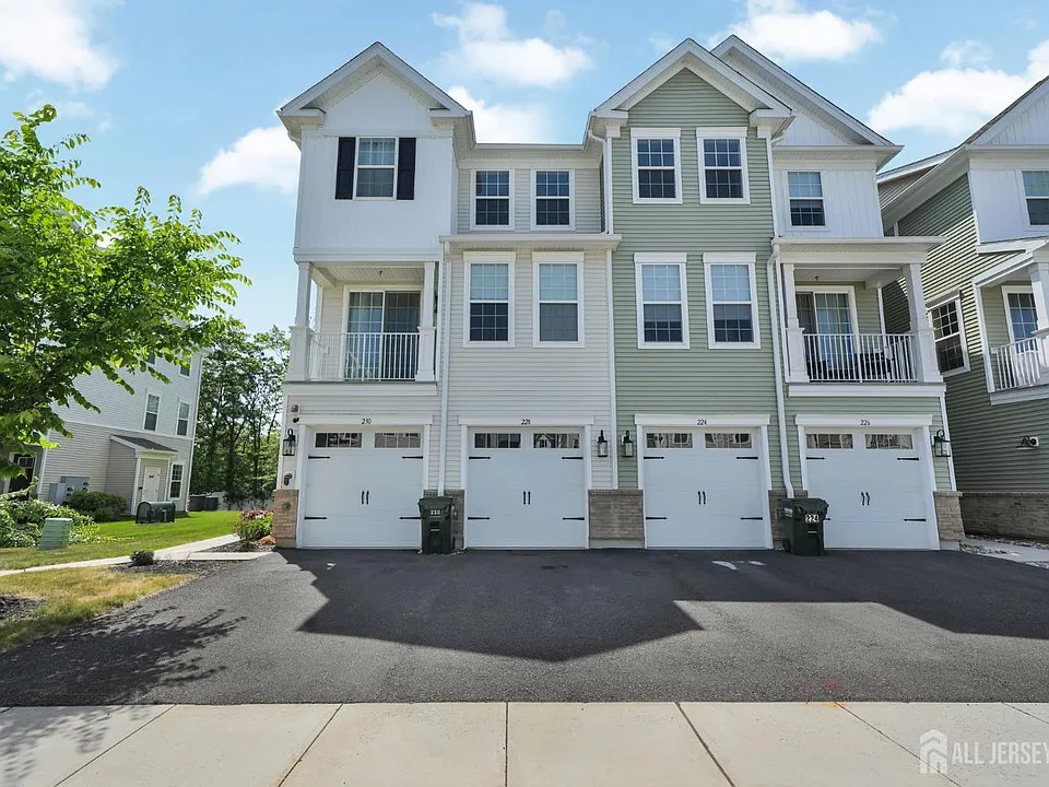 228 Park Ln