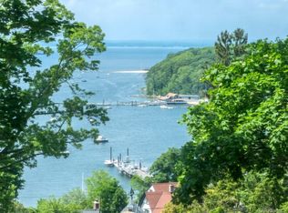 42 Central Ave APT 7, Sea Cliff, NY 11579