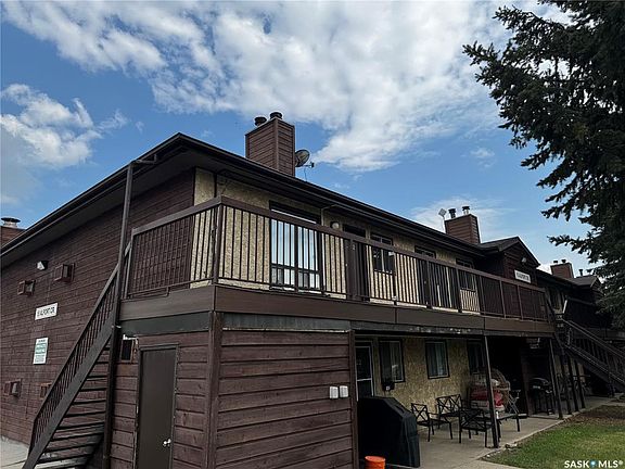2nd image of UNIT 202-15 Alport CRESCENT