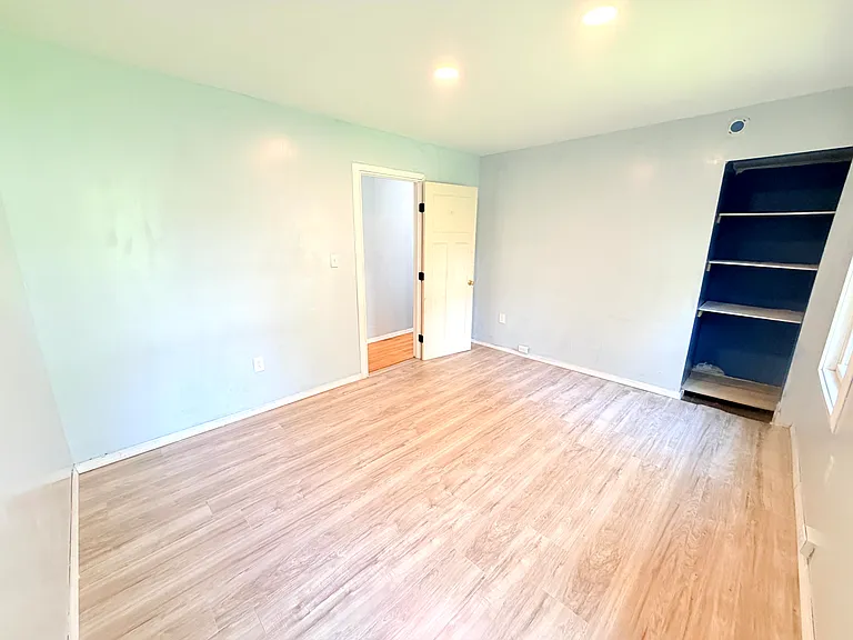 1601 Sexton St — Photo 8