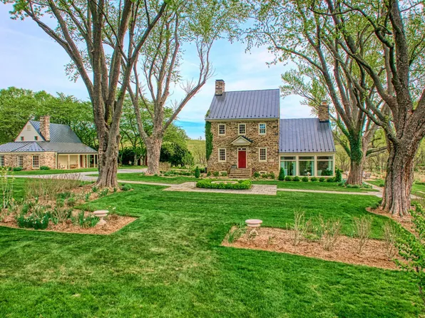 35428 Appalachian Trail Rd, Round Hill, VA 20141