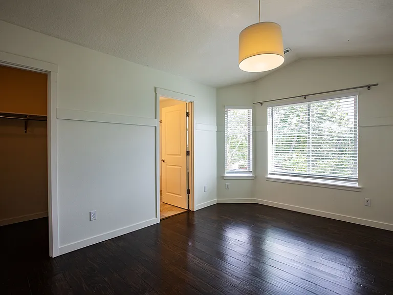 8450 NE Noelle Way — Photo 15