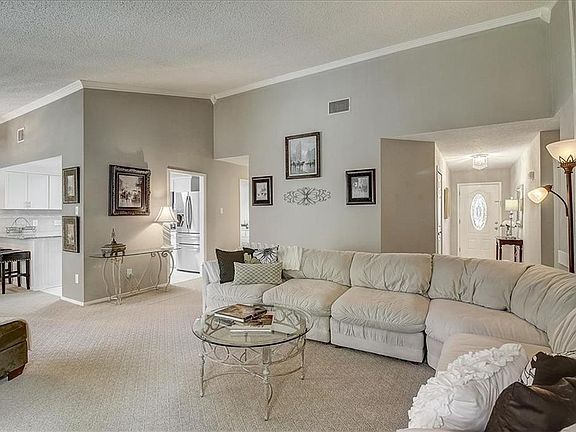 3rd image of 12706 Silver Creek Dr