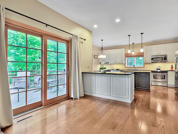 5th image of 17408 Tessmer Ct
