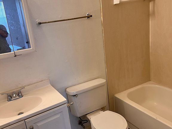 5th image of 3482 King Bradford Dr #A