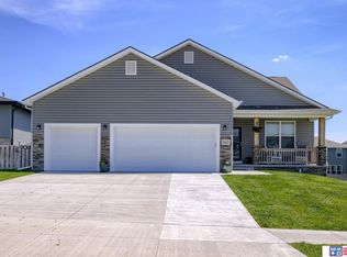 1637 Avalanche Rd, Lincoln, NE 68521