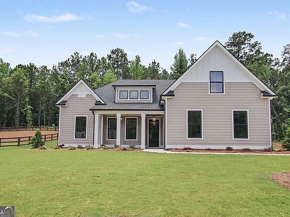 3rd image of 124 Ryeland Dr