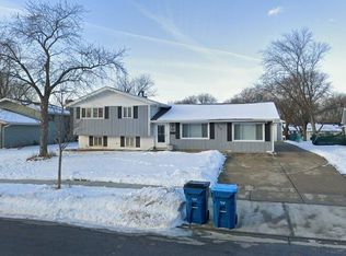 312 Kemah Ln, Schaumburg, IL 60193