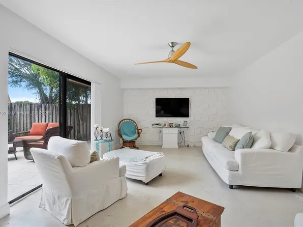 839 Blue Ridge Cir #839, West Palm Beach, FL 33409