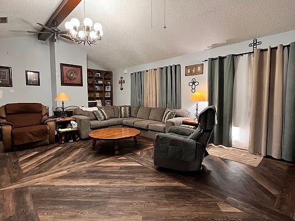 5th image of 108 Ea St