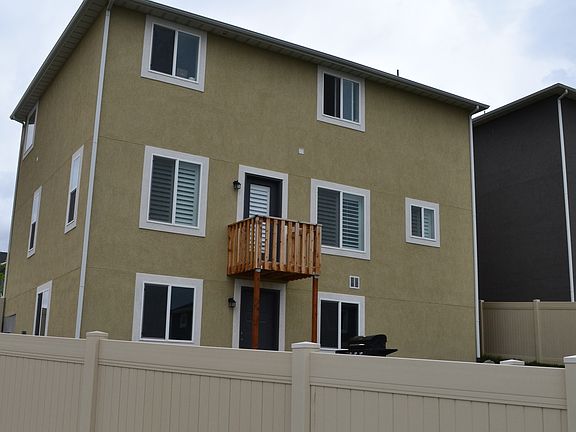 2nd image of 7884 N Oakwood Dr