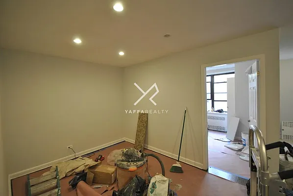 Rented by Yaffa Realty LLC | media 4