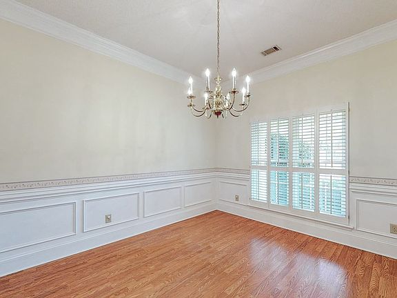 4th image of 4579 Oxford Dr