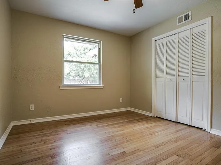 2352 Wildoak Dr — Photo 4