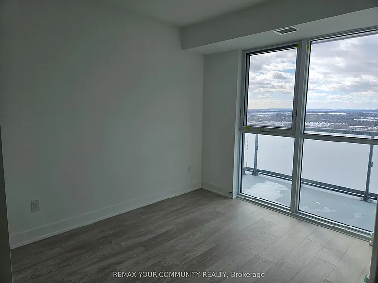 2545 Simcoe St N #2210 — Photo 4