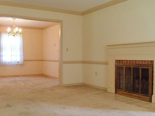 2nd image of 119 Sunset Dr