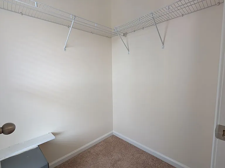 504 Cedar Lakes Dr — Photo 20